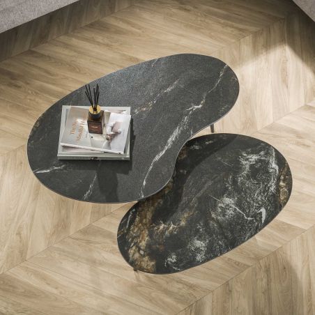 Set de 2 tables basses en forme de reins ATHOS en céramique finition fossil black