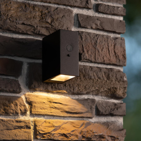 Lucide BOLTON - Applique murale- Énergie Solaire - LED Dim. - 1x1W 3000K - IP54- Détecteur De Mouvement & Jour/Nuit - Noir