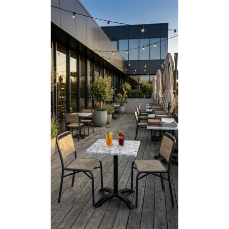 Chaise de terrasse FERNAND empilable d'extérieur - Aluminium noir, polyéthylène paille