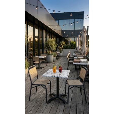 Chaise de terrasse FERNAND H46 empilable d'extérieur - Aluminium noir, polyéthylène paille